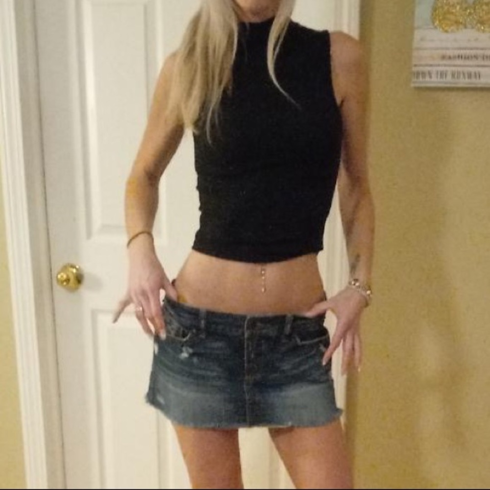 Sexy no boundaries ribbed crop top black size small